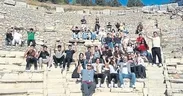 Kalpten kalbe köprü kurdular