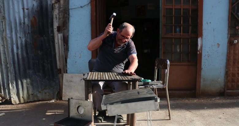 Hobi olarak başladığı işinde usta oldu