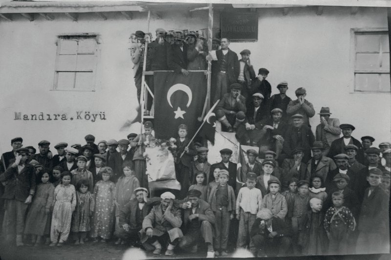 Türk Tarih Kurumu, milli yas fotoğraflarını Ata’ya veda albümünde topladı