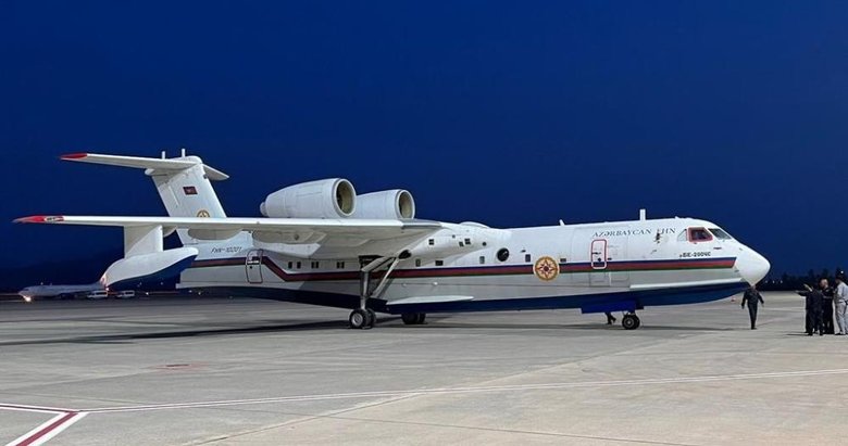 Gardaş yardıma koştu! Azerbaycan, Marmaris yangını için amfibi uçak gönderdi