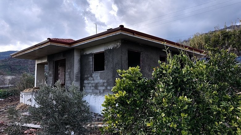 izmir-odemis-yangininda-evi-kule-donmustu-cavit-amca-artik-mutlu-1770748961452.jpeg