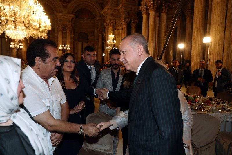 Başkan Erdoğan’ın iftar davetine ünlü akını