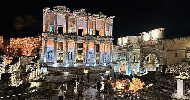 Efes’te gece müzeciliği gençlerle buluşuyor