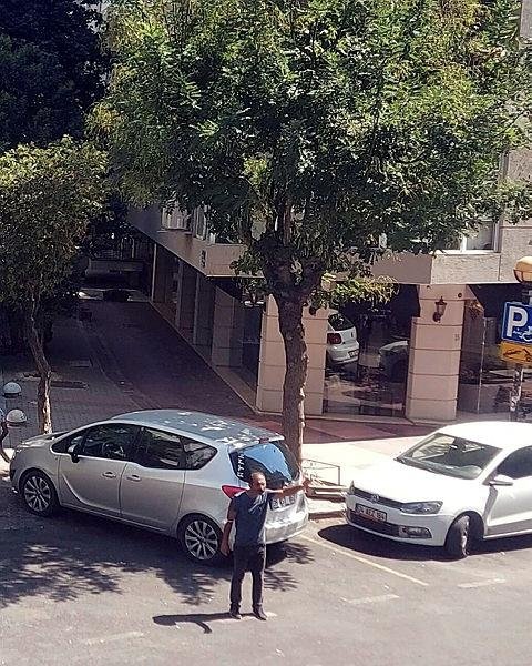 İzmir’de değnekçi terörü! Parayı almak için birbirlerini bıçaklıyorlar