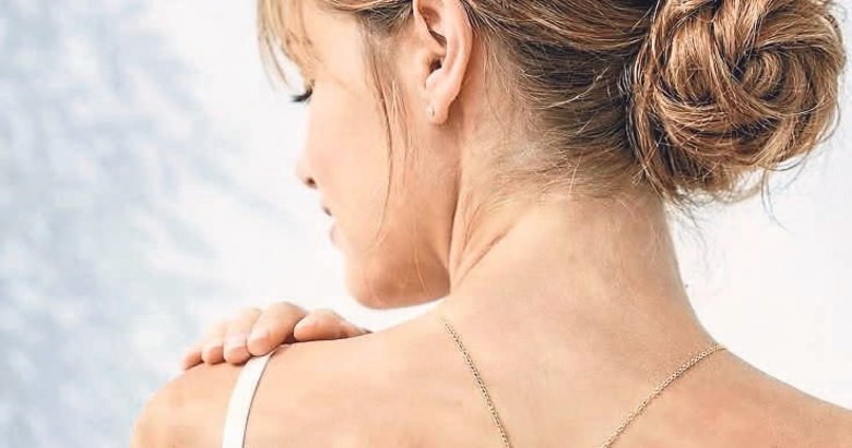 Takılarda yön değişti: Backlace trendi