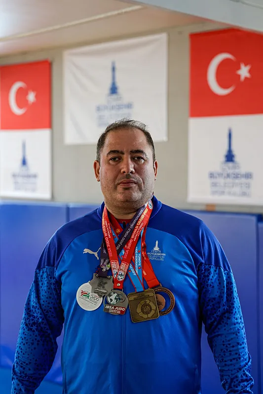 izmirli-judocu-rakibini-gormeden-tarih-yaziyor-simdi-gozunu-olimpiyata-dikti-1792048617307.png