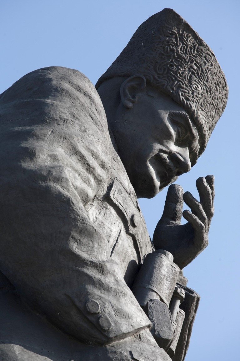 Heykeltraş Tankut Öktem’in sergisi İzmir’de Galeri Yeni Asır