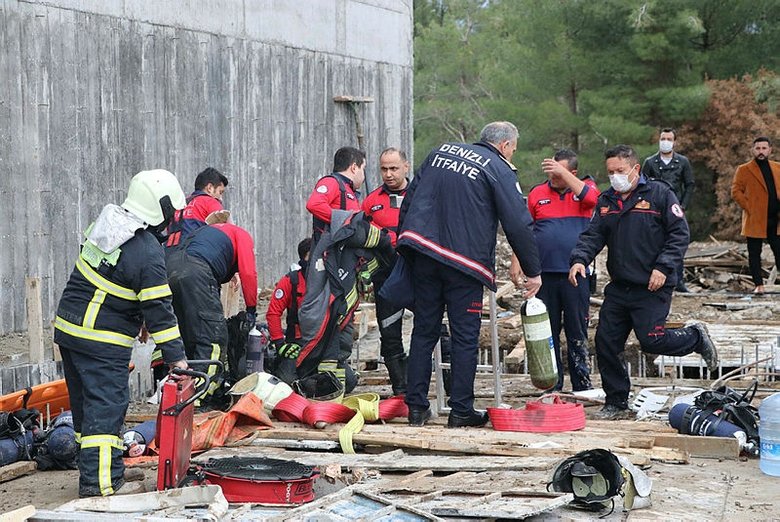 Denizli’de foseptik çukurunda ölen 3 işçi son yolculuklarına uğurlandı