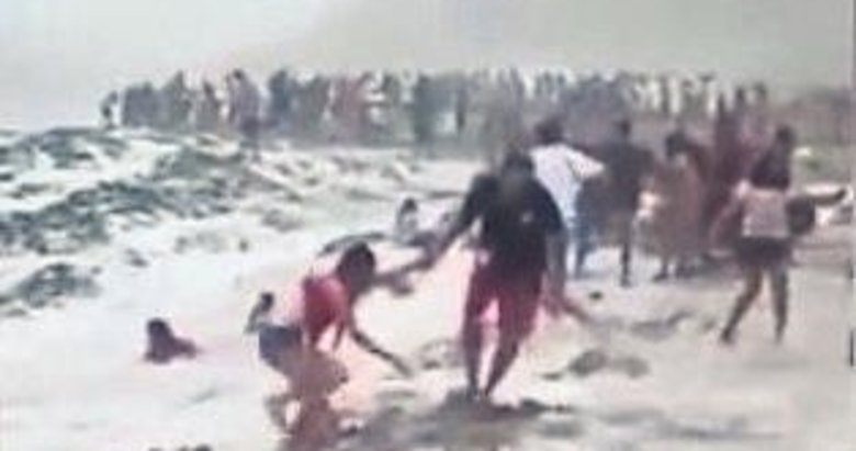 Umman’da kıyıya vuran dalgalar 5 kişiyi yuttu