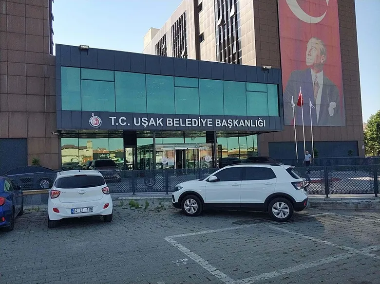 SON DAKİKA: Uşak Belediyesi’ne ilişkin soruşturmada yeni gelişme! 15 şüpheli adliyede