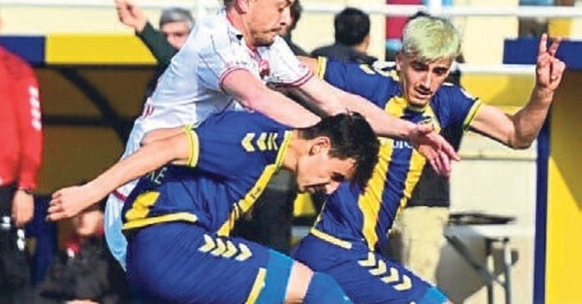 Bucaspor 1928 Karacabey karşısında