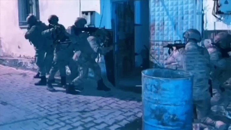 Manisa merkezli operasyonla 7 ilde 3 suç örgütü çökertildi