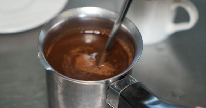 Ayvalık’ta zeytinli Türk kahvesi üretildi