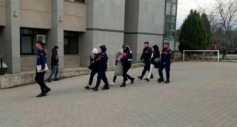 Şüphe üzerinde takibe alınan kadınlar, hırsızlık yaparken suçüstü yakalandı