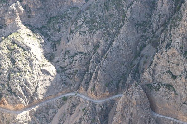 Dünyanın en tehlikeli yolu Türkiye’de! Yapımı 132 yıl sürdü