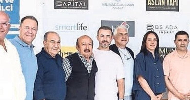 Kuşadasıspor’da bayrak değişimi