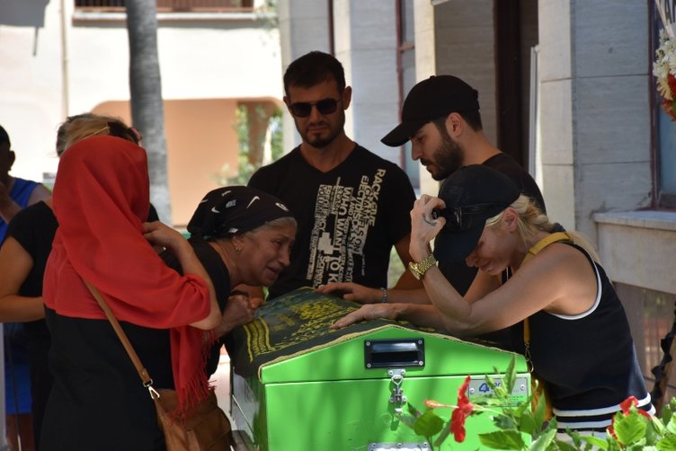 Şarkıcı Devran Çağlar Muğla’da toprağa verildi