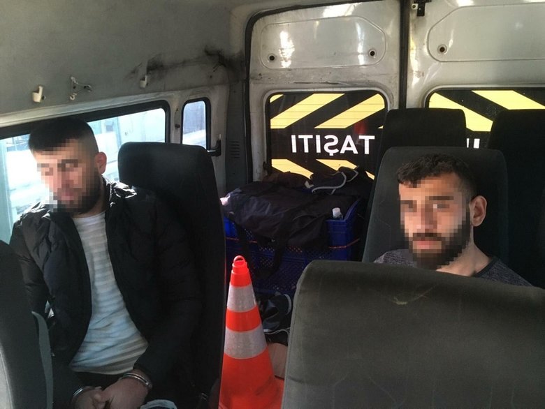 Çalıntı motosikletle kaçan iki şüpheliden birinin koronavirüs olduğu ortaya çıktı