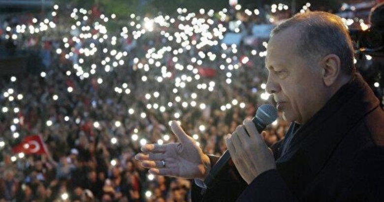 Tarihi zafer sonrası Başkan Erdoğan’dan balkon konuşması: Kazanan Türkiye’dir