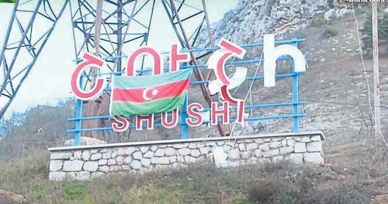 Azerbaycan bayrağı Şuşa’da dalgalanıyor