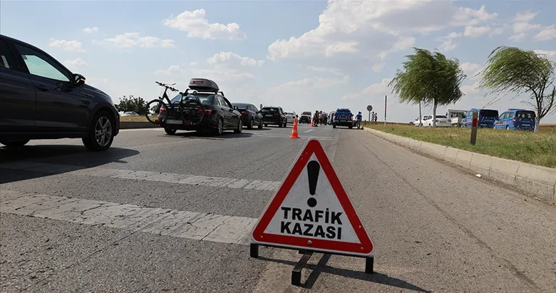 Aydın’da feci kaza: Otomobille çarpışan motosiklet sürücüsü yaşamını yitirdi