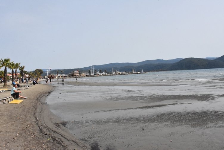Akyaka’da deniz suyu 20 metre çekildi