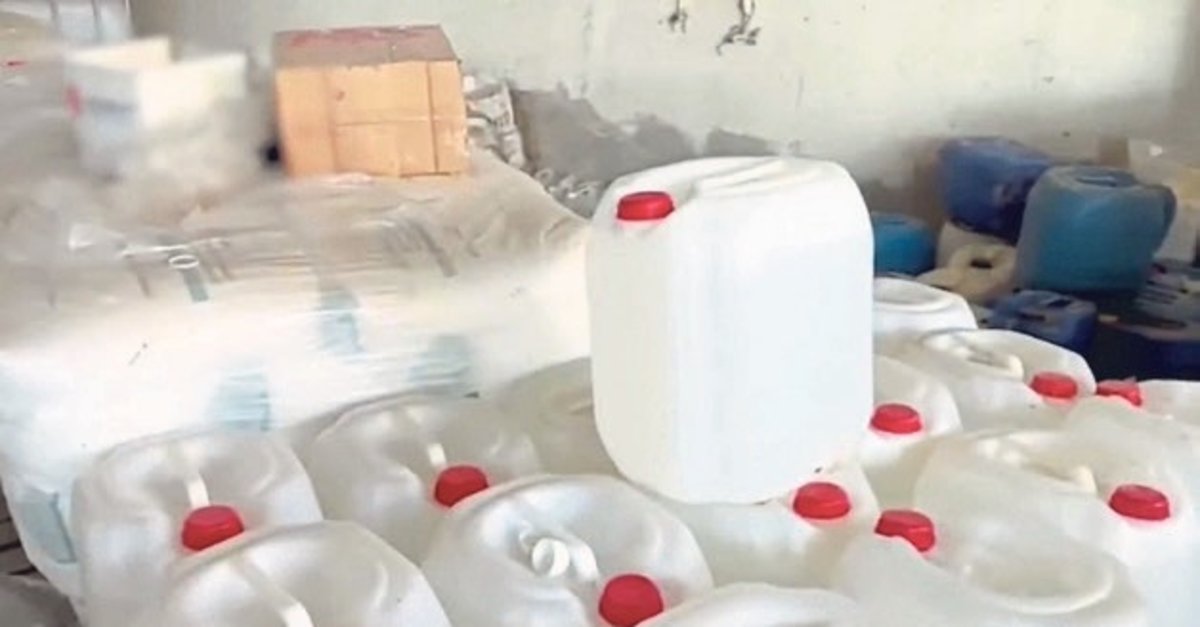 Yasa dışı alkol üreten imalathanelere baskın