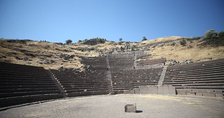 Assos’ta 2 bin 200 yıllık tiyatro restore edilecek