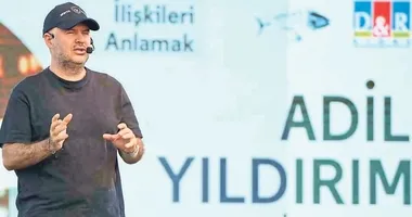 Ünlü yazar D&R’ın konuğu oldu
