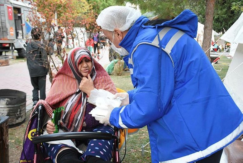 Gölcük depreminde enkazdan kurtarılmıştı, İzmir’de de o korkuyu yaşadı