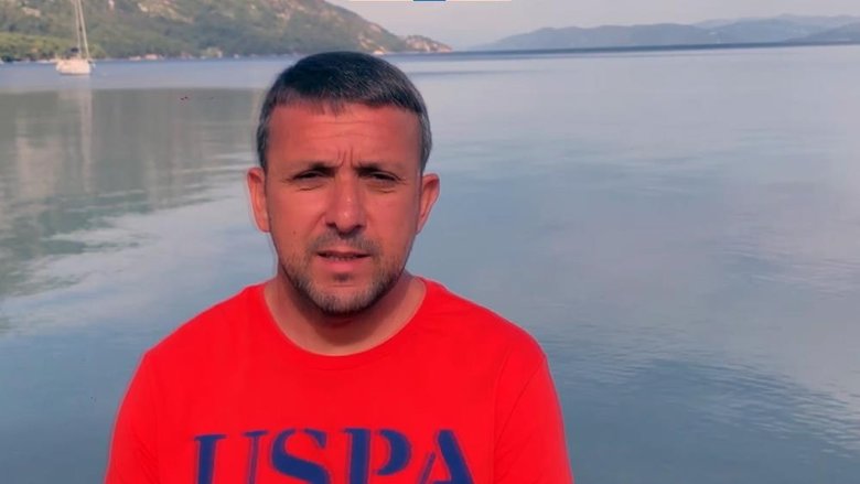 Akbük koyundaki iskeleler yıkıldı
