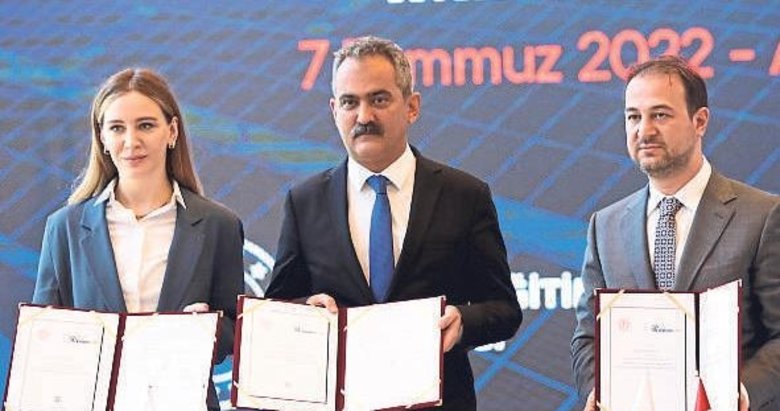 Güneş paneli fabrikası eğitime katkı sunacak