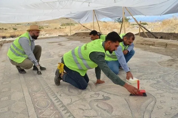 izmirin-altindaki-buyuk-sir-ortaya-cikti-gorenler-gozlerine-inanamadi-1790928757026.jpeg
