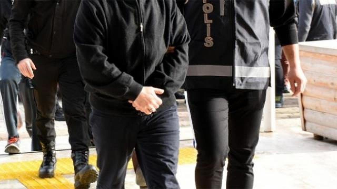 İzmir Bayraklı'da 'Balyoz'lar görev başında! Zehir ticaretine geçit yok