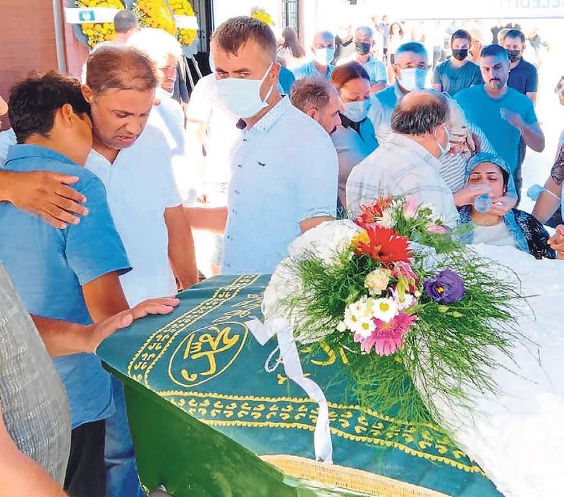 Yağmur’a gelinlikli veda