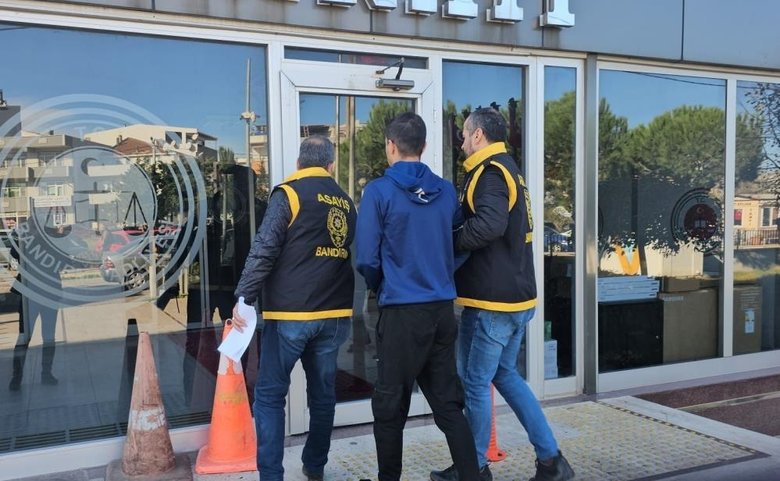 Balıkesir Bandırma’da araç çaldılar! Ekipler yakaladı