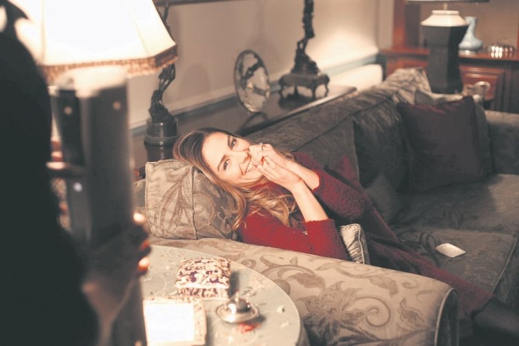 Özlem Yılmaz hayranlarına üzücü haberi verdi