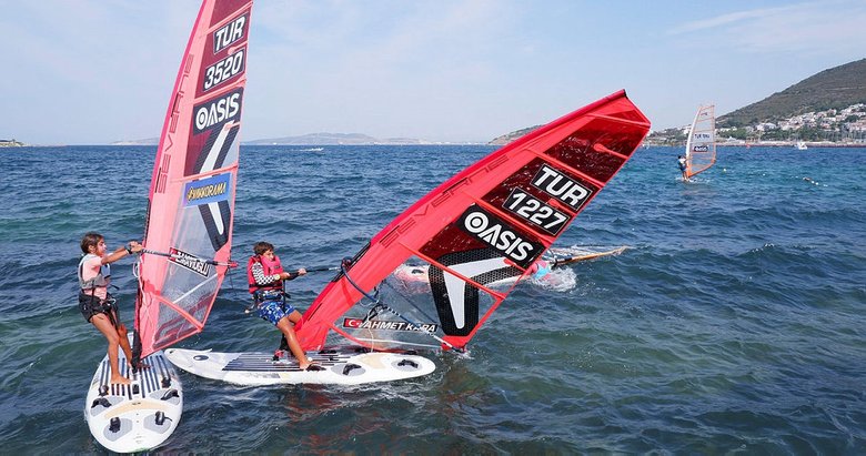 Foça’da yelken şöleni