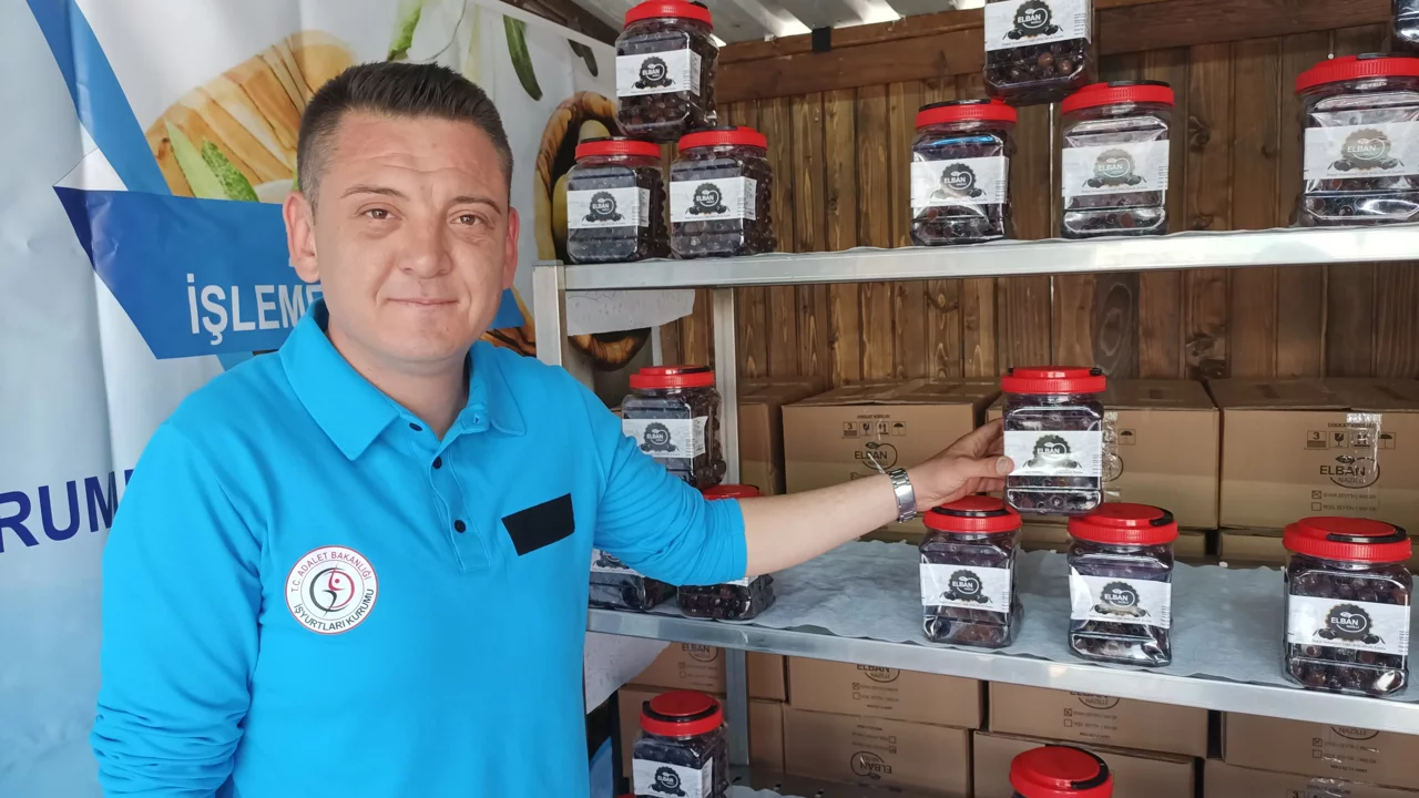 Nazilli zeytinine mahkum dokunuşu