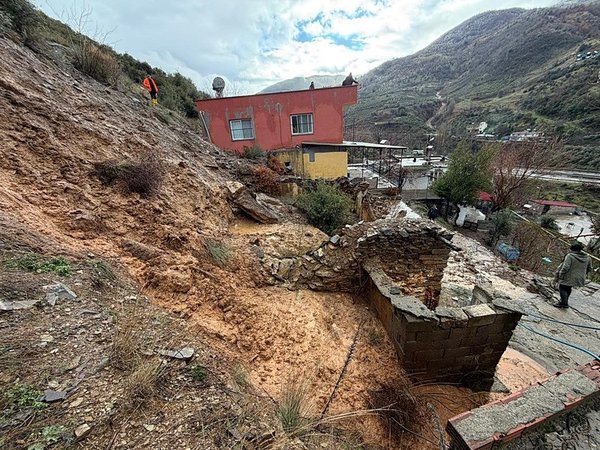 Osmaniye’de toprak kaydı: 5 ev tahliye edildi