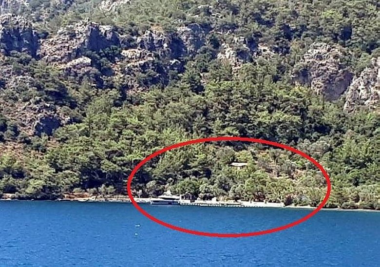 Şahan Gökbakar’a kötü haber: İzinsiz yaptırdığı iskelesi kaldırılacak