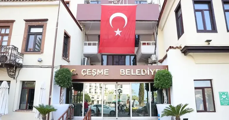 izmirde-cesme-belediyesine-yonelik-yolsuzluk-operasyonu-12-supheli-adliyede-1791529798009.png