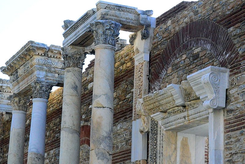 Aydın’daki 1800 yıllık tiyatro binası ayağa kalktı