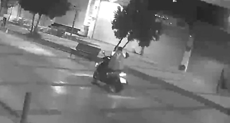 İzmir’de şehir eşkıyaları haraç alamadıkları iş yerlerini kurşunladı