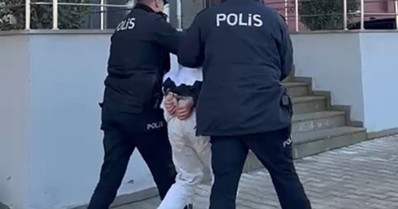 İzmir’de yaşlı kadını dolandırmaya çalışan 2 şüpheli suçüstü yakalandı