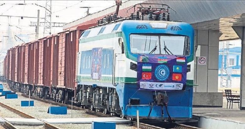 İzmir’den yola çıkan ilk kargo treni Özbekistan’da