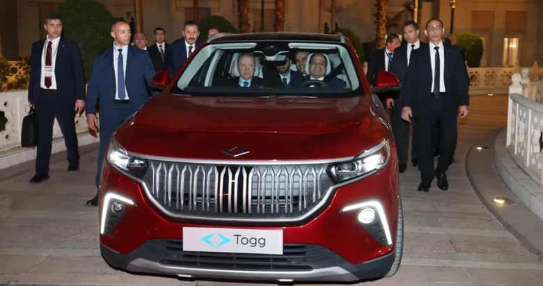 Başkan Erdoğan, Sisi’ye Togg armağan etti!