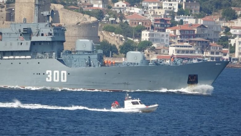 Rus savaş gemisi ’Smolnyy’ Çanakkale Boğazı’ndan geçti