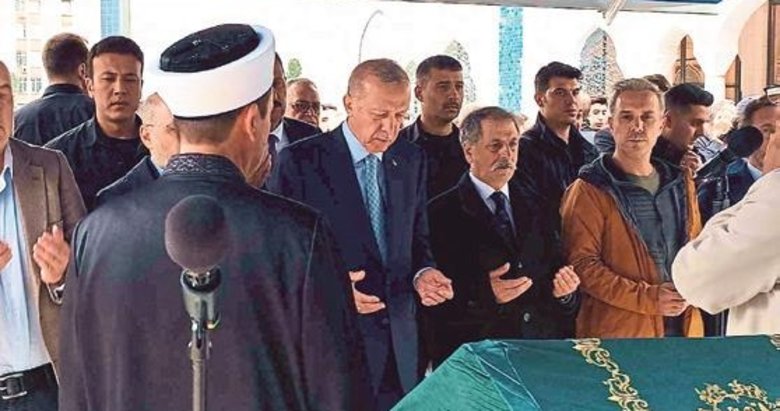 Engin Ardıç toprağa verildi