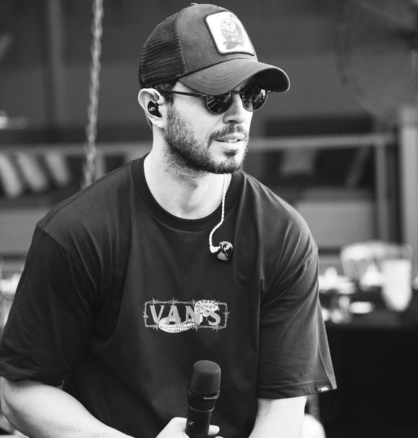 Saç ektiren Murat Boz’un son hali gündem oldu!